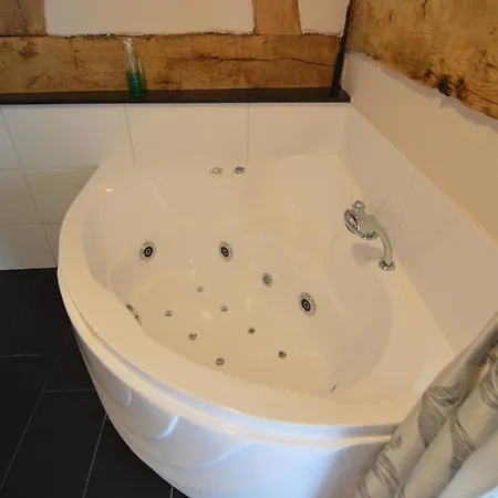 Stunning Near Forest In * Slenaken