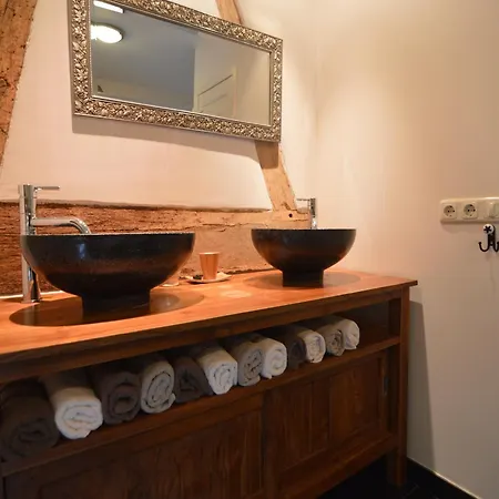 Сasa de vacaciones Stunning Near Forest In *