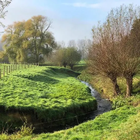 Stunning Near Forest In Prázdninový dům