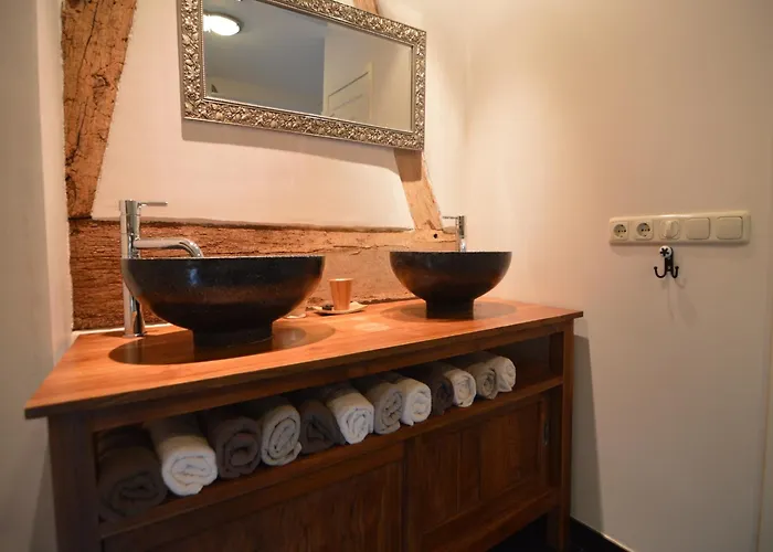 Дом отдыха Stunning Near Forest In *