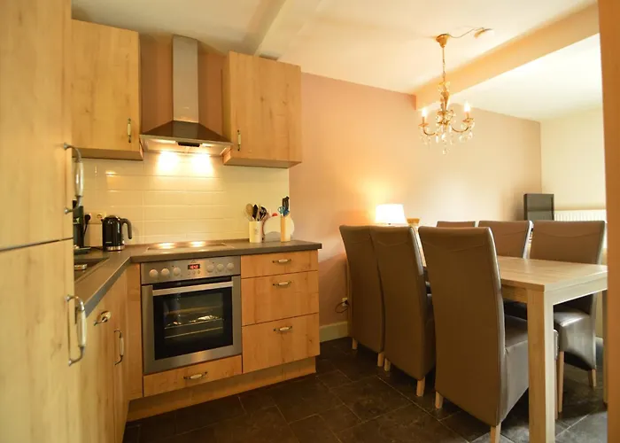 Stunning Near Forest In Дом отдыха