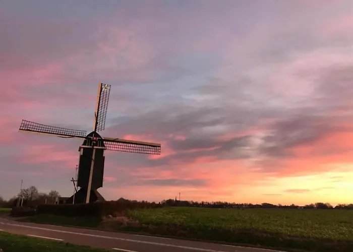 Дом отдыха Stunning Near Forest In *