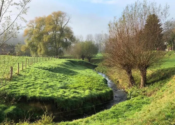 Stunning Near Forest In Дом отдыха