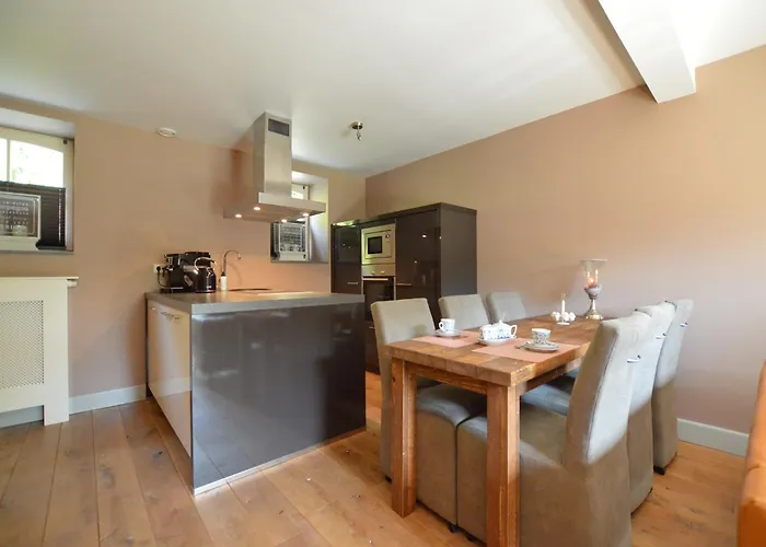 Stunning Near Forest In بيت للعطل سليناكين