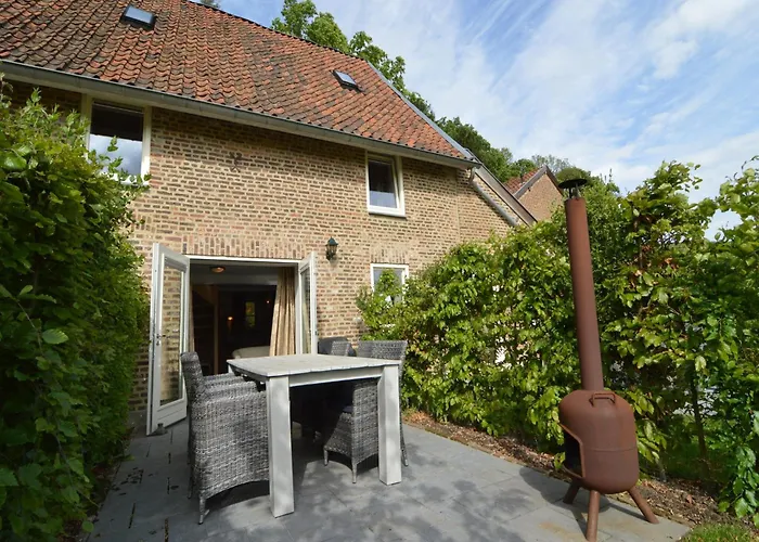 Stunning Near Forest In بيت للعطل سليناكين